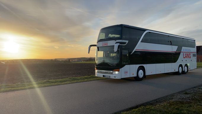 komfortreisebus der marke setra modell s431dt doppeldecker